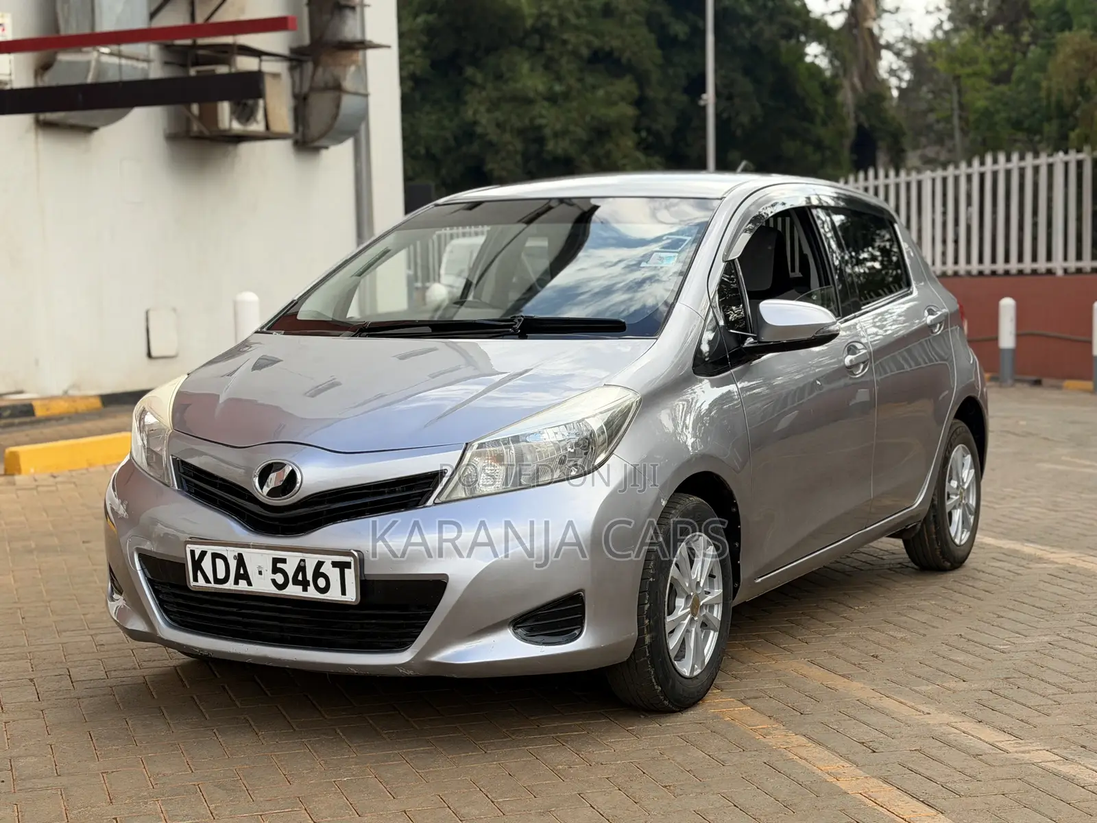 Toyota Vitz 1.3 FWD 5dr 2013