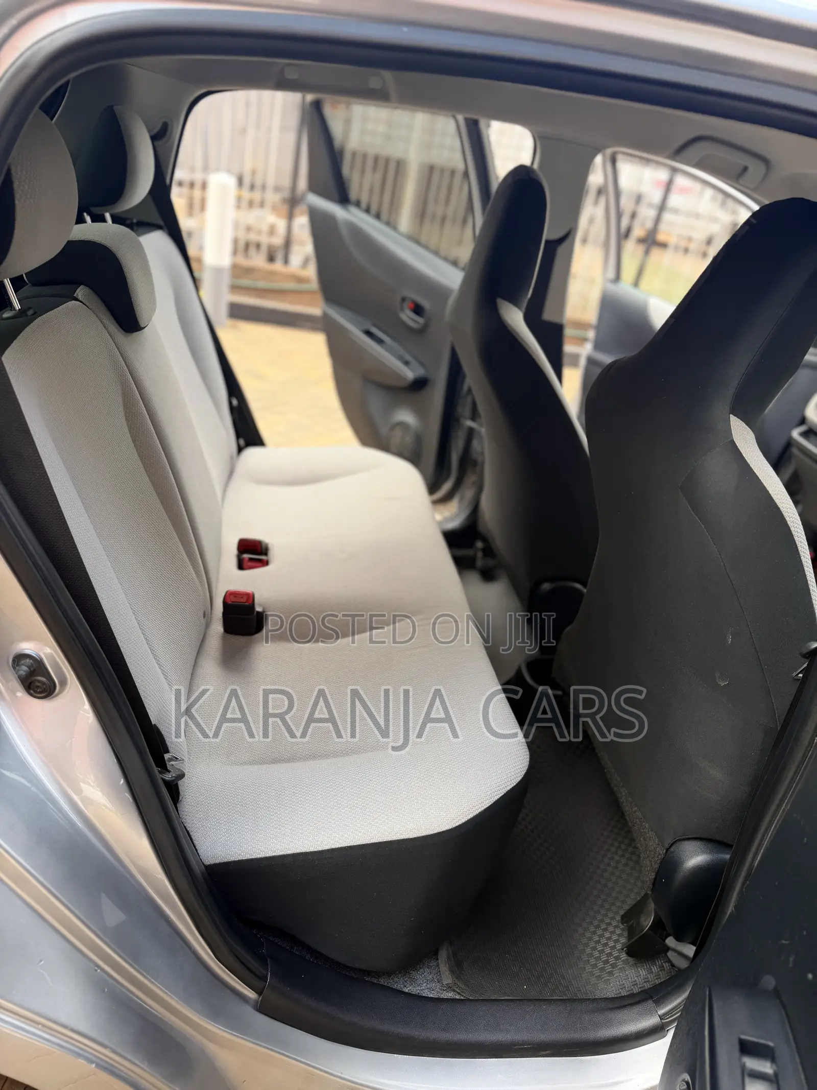 Toyota Vitz 1.3 FWD 5dr 2013