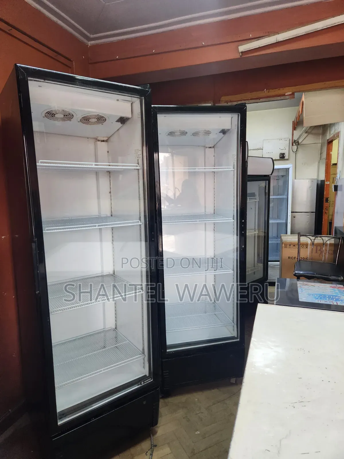 Newly Used Exuk Display Fridge 600litres