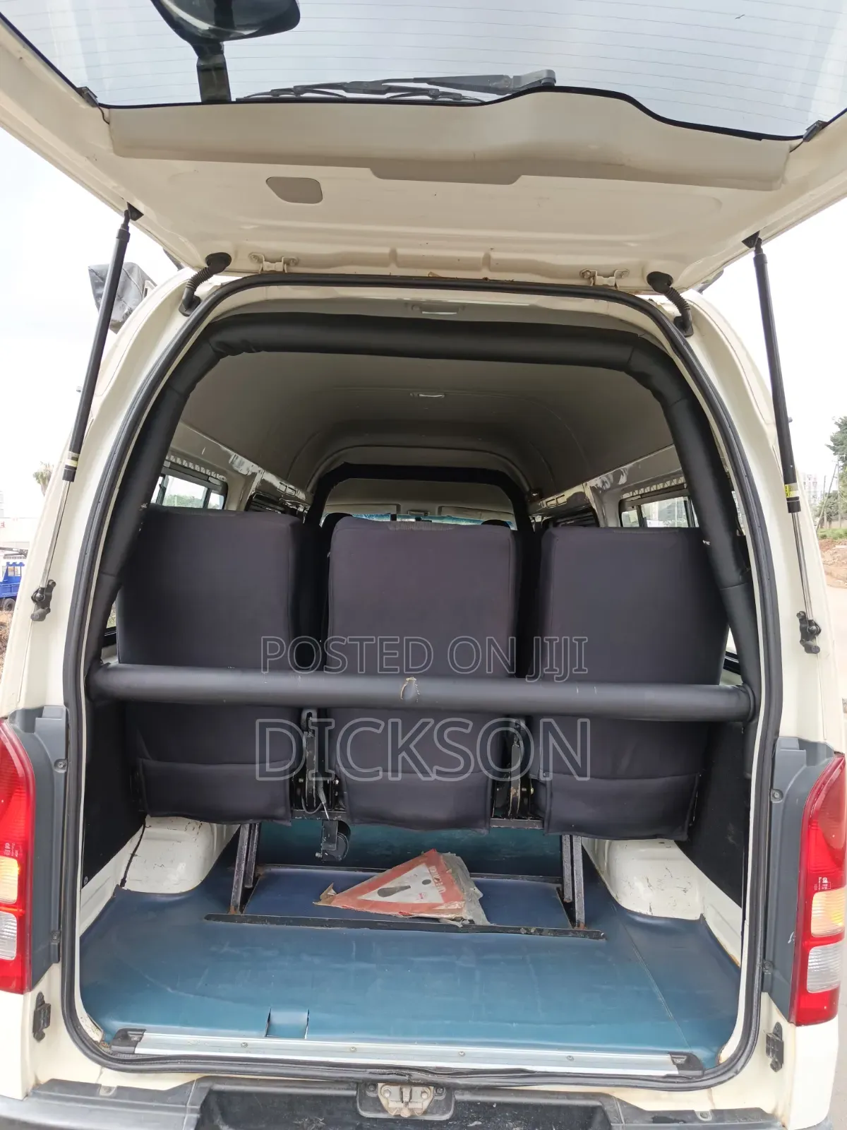 Toyota HiAce 2016 White