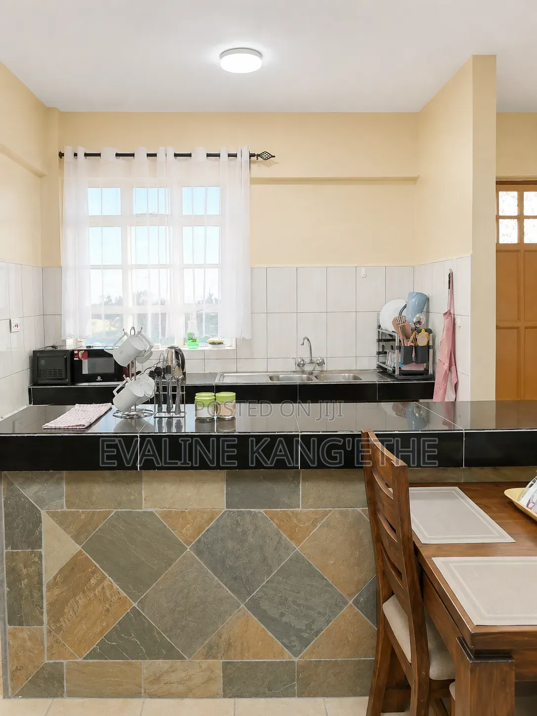 1-Bedroom Furnished Apartment With Lift Near Cedar Mall