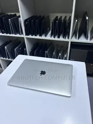 Laptop Apple MacBook 2020 8GB Intel Core i5 SSD 256GB
