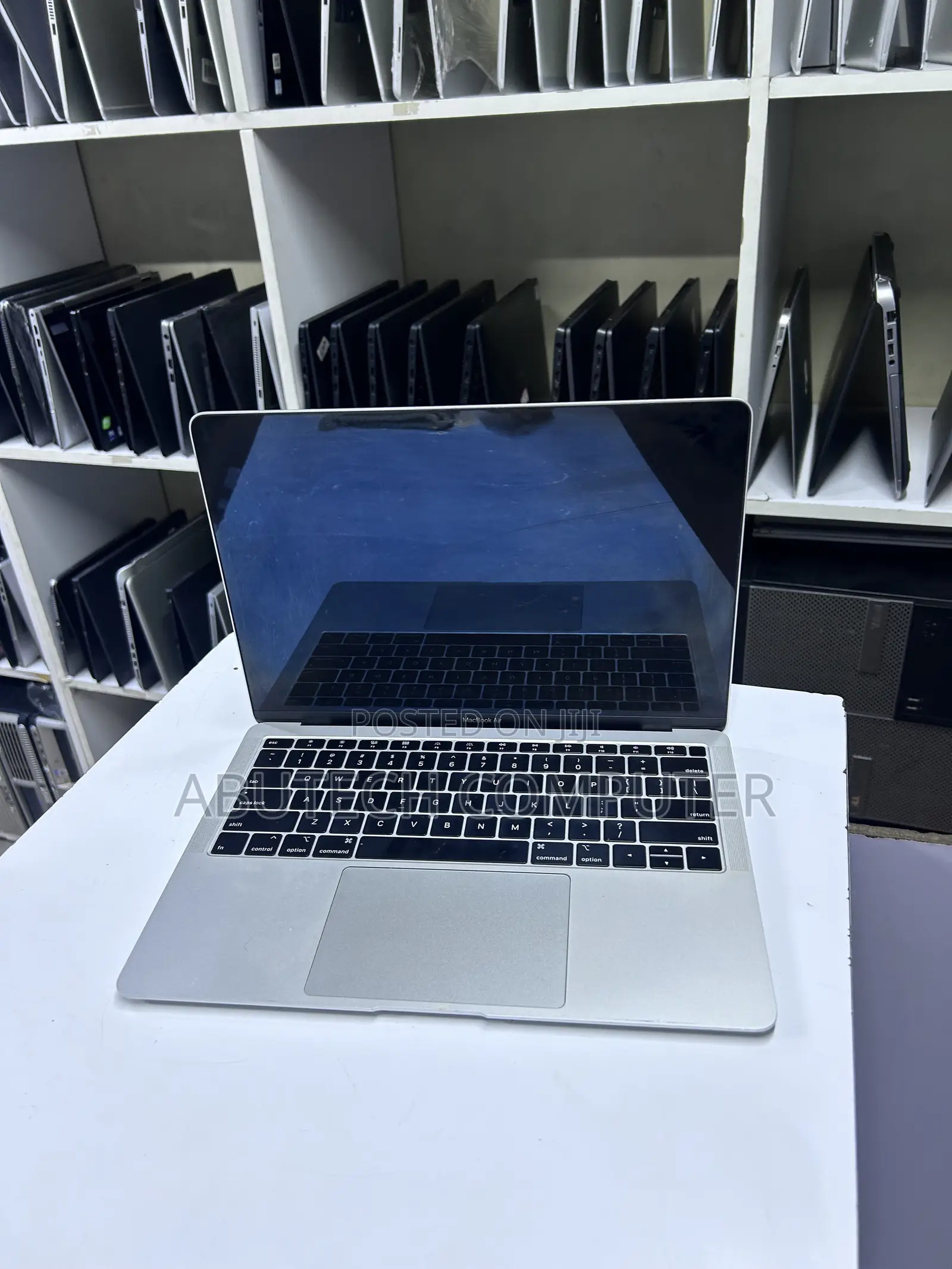 Laptop Apple MacBook 2020 8GB Intel Core i5 SSD 256GB
