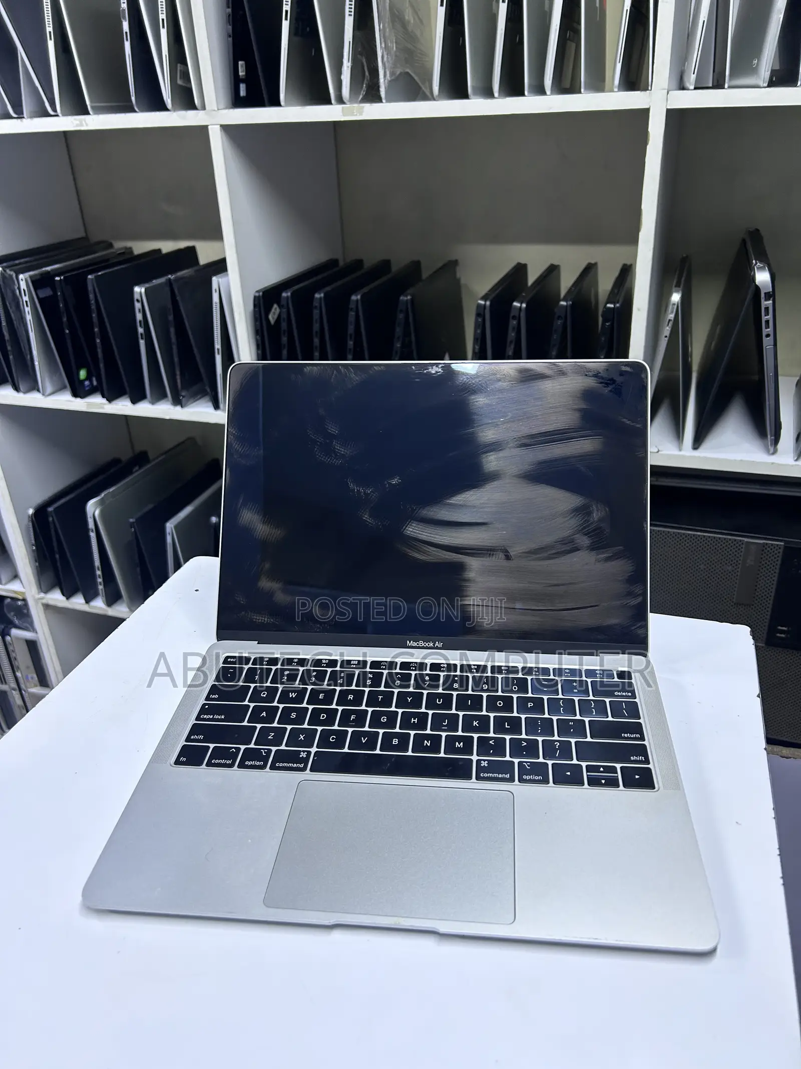 Laptop Apple MacBook 2020 8GB Intel Core i5 SSD 256GB