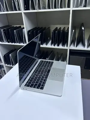 Laptop Apple MacBook 2020 8GB Intel Core i5 SSD 256GB