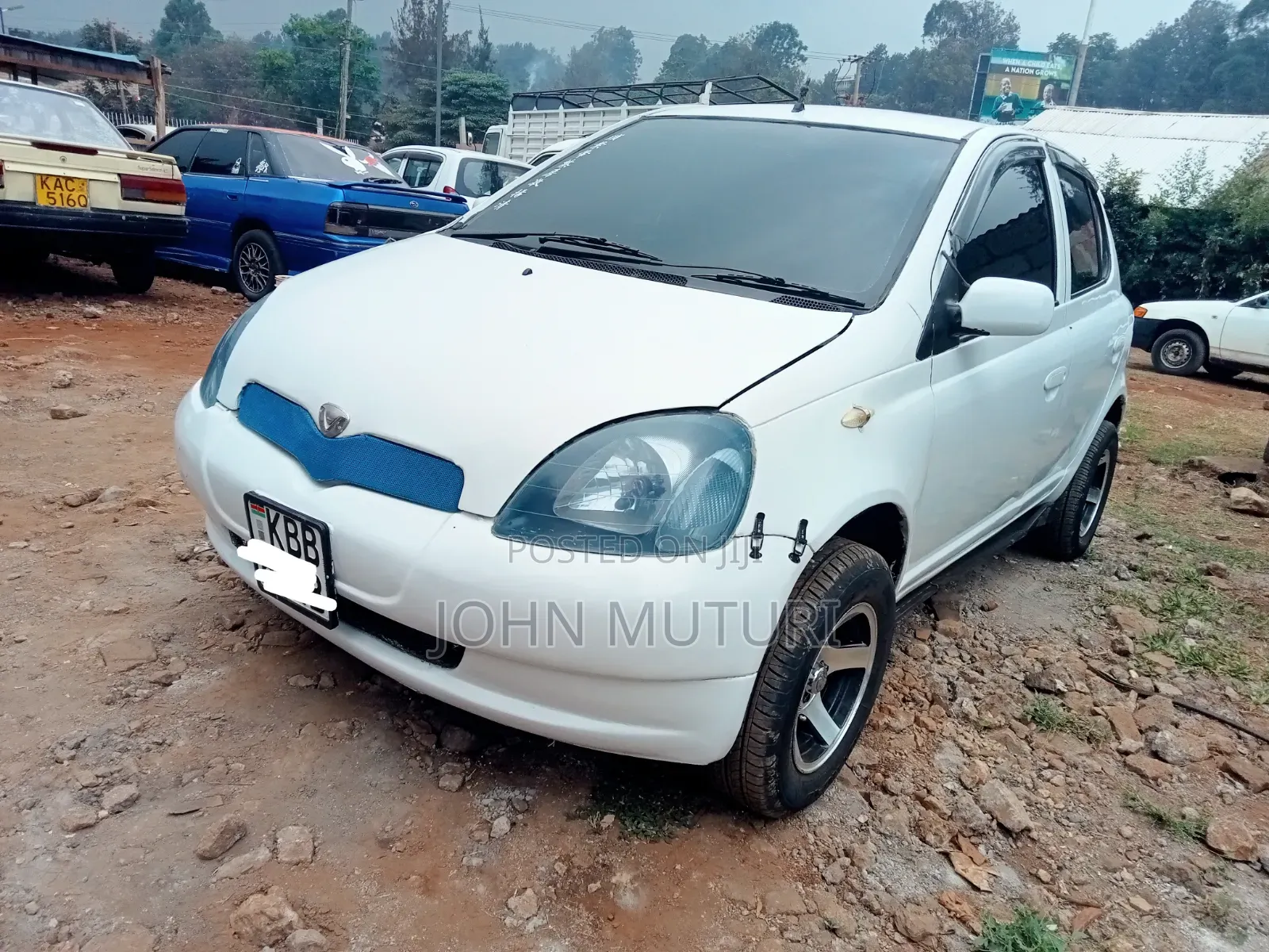 Toyota Vitz 2002 White