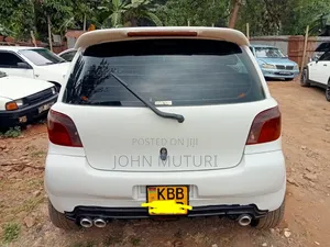 Toyota Vitz 2002 White
