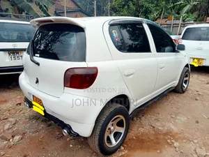 Toyota Vitz 2002 White