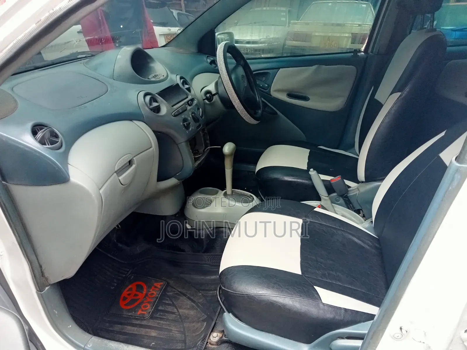 Toyota Vitz 2002 White
