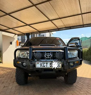 Toyota Hilux 2011 Black