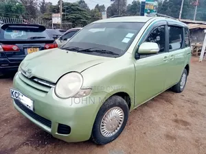 Toyota Sienta 2008 Green