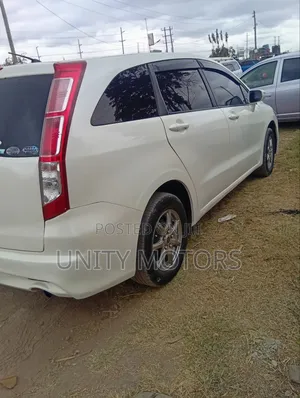 Honda Stream 2010 White