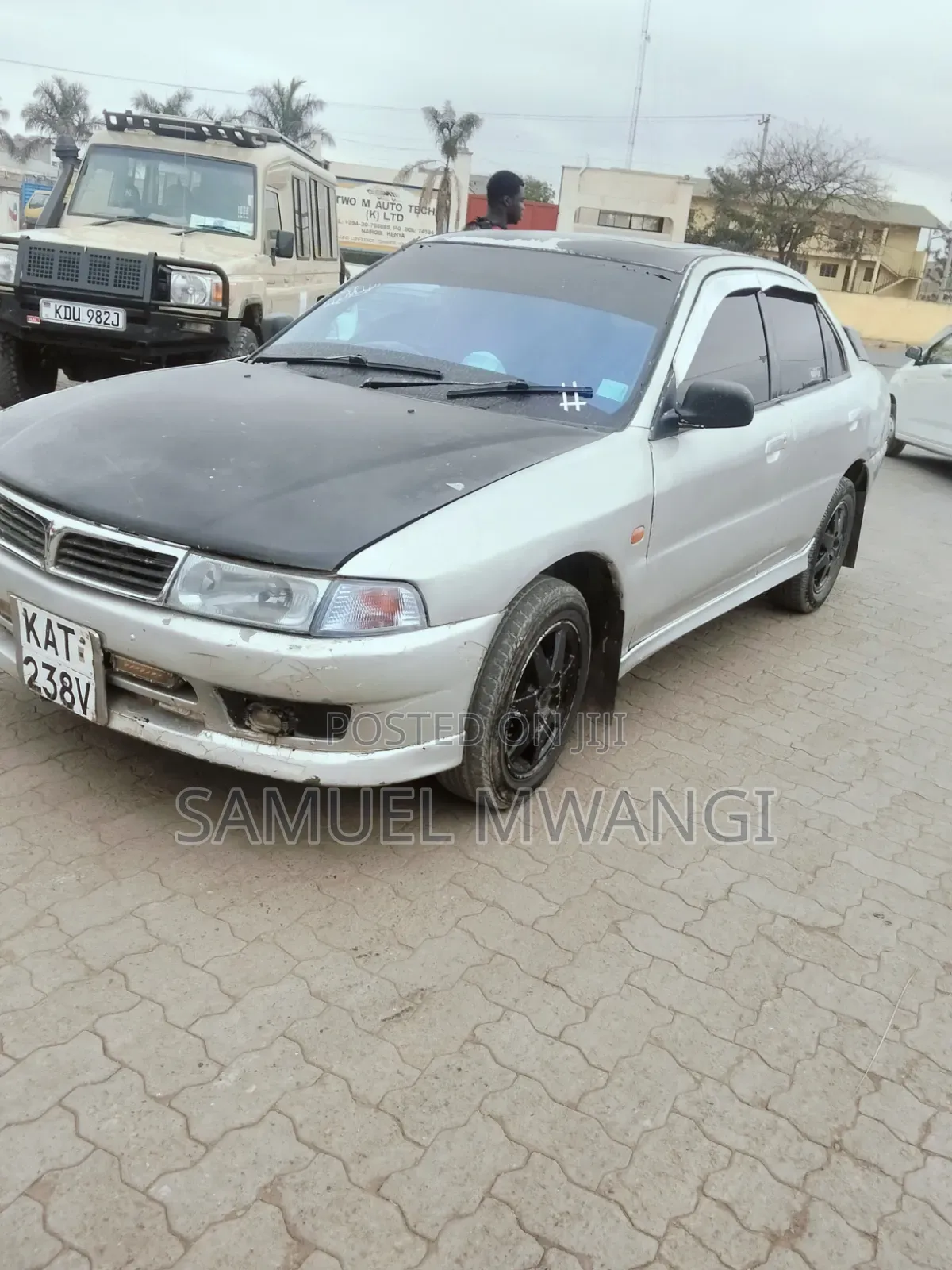 Mitsubishi Lancer 2000 Silver
