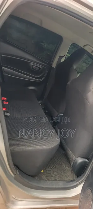 Toyota Vitz 1.3 AWD 5dr 2018 Silver
