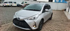 Toyota Vitz 1.3 AWD 5dr 2018 Silver