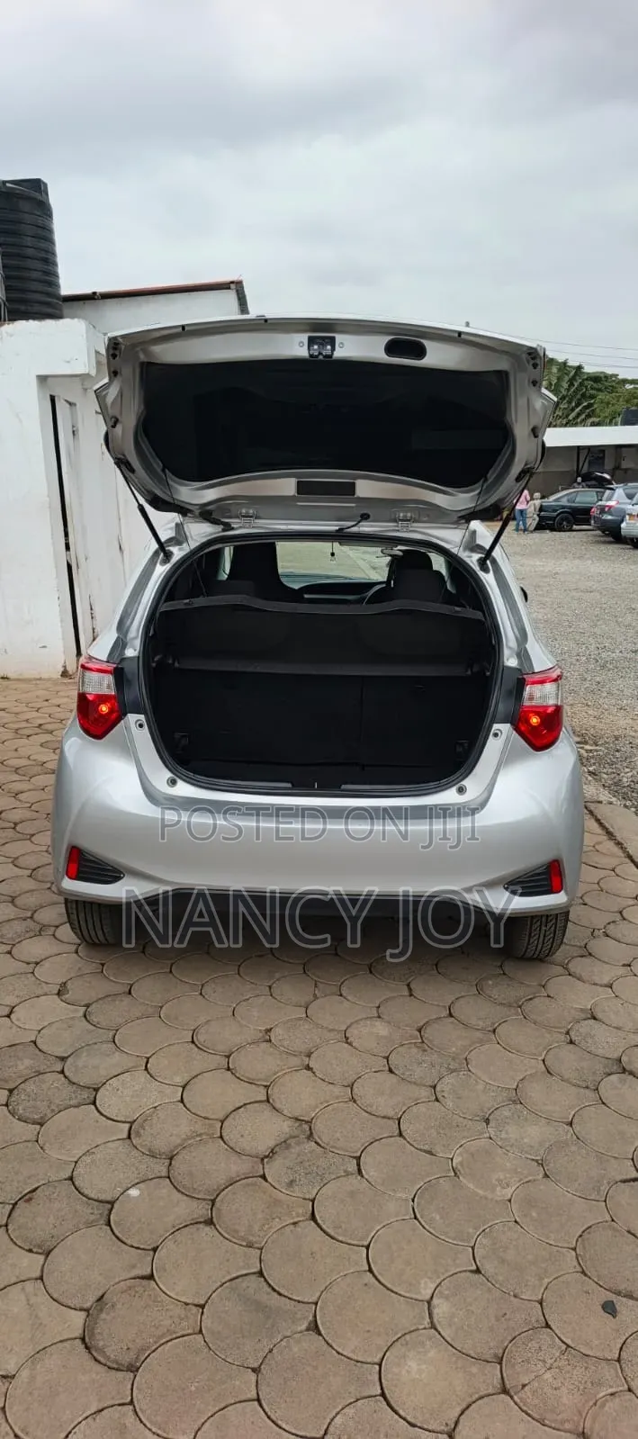 Toyota Vitz 1.3 AWD 5dr 2018 Silver