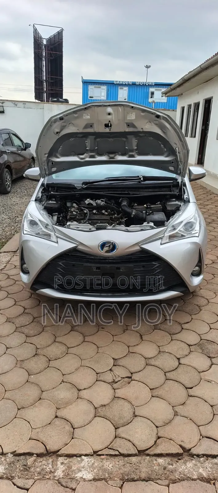 Toyota Vitz 1.3 AWD 5dr 2018 Silver