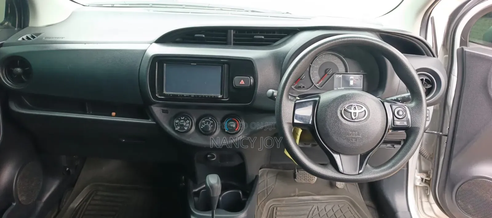 Toyota Vitz 1.3 AWD 5dr 2018 Silver