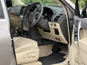 Toyota Land Cruiser Prado 2.7 2023 Silver