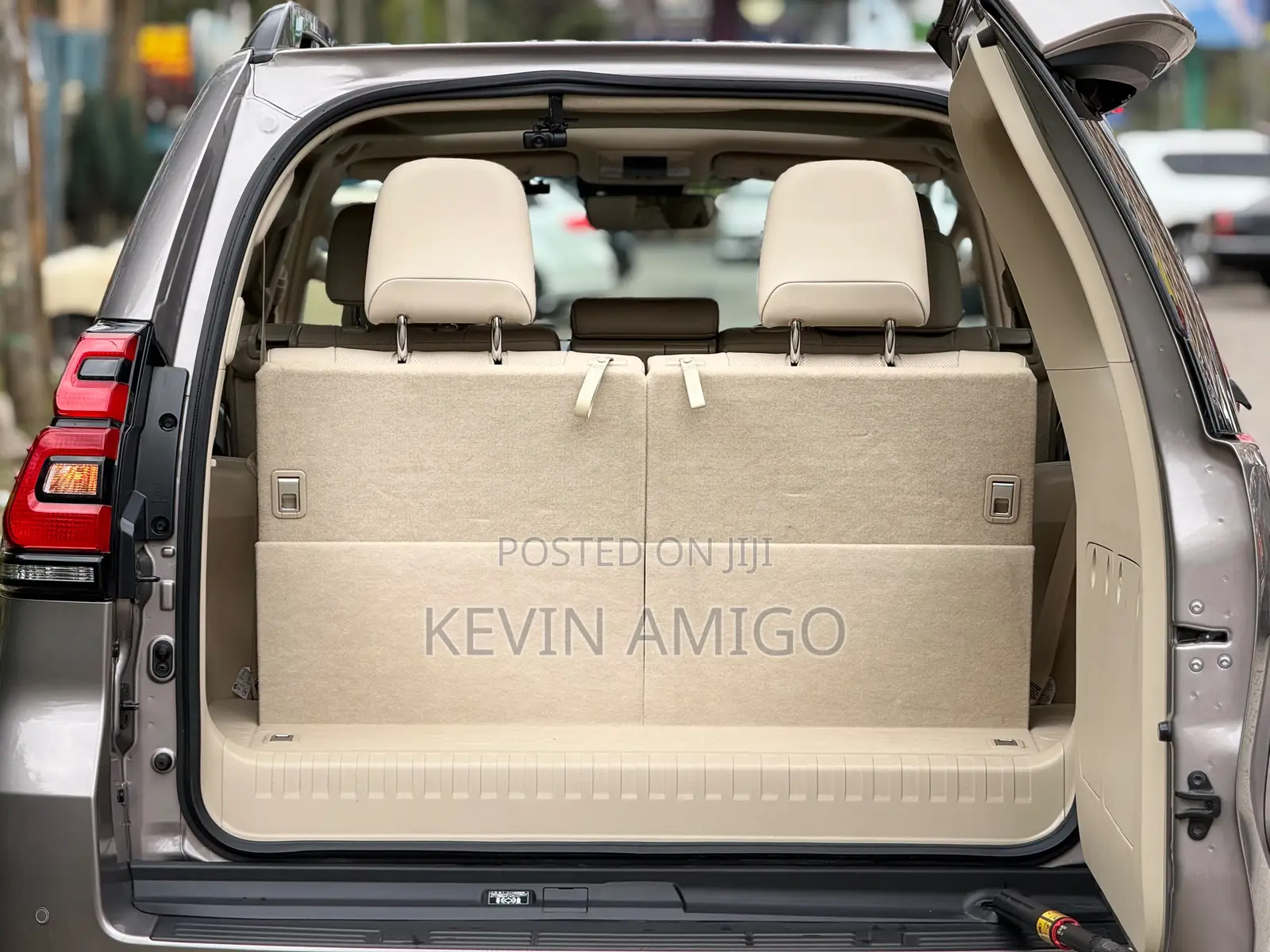 Toyota Land Cruiser Prado 2.7 2023 Silver