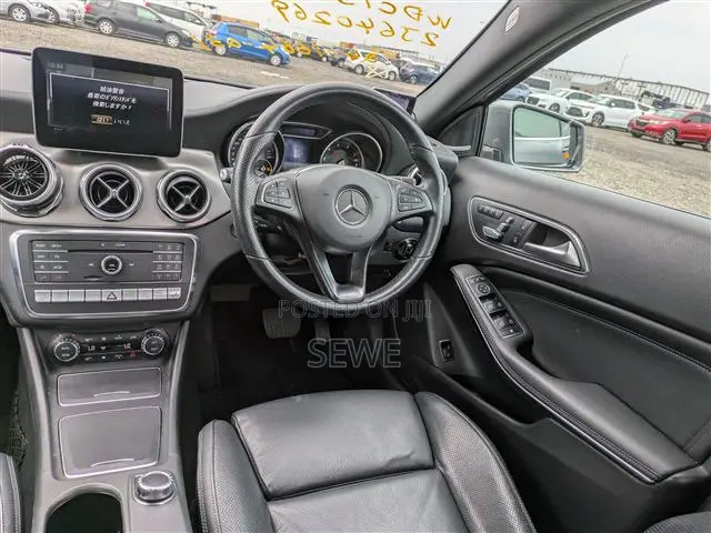 Mercedes-Benz GLA-Class 2019 Gray