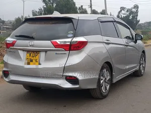 Honda Shuttle 2017 Silver