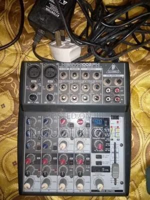 Used Behringer Xenyx 1002FX Premium 10-Input Audio Mixer