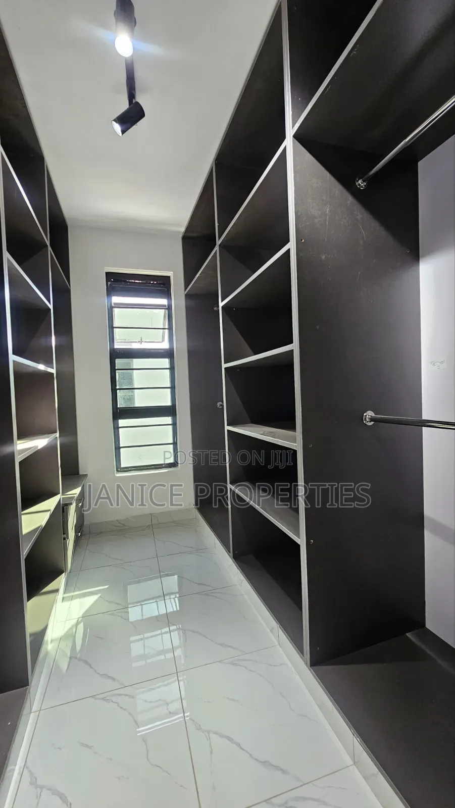 5bdrm Mansion in Ruiru Mugutha Estate, Kimbo for rent