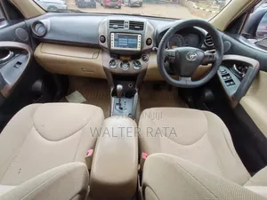 Toyota Vanguard 2011 Maroon