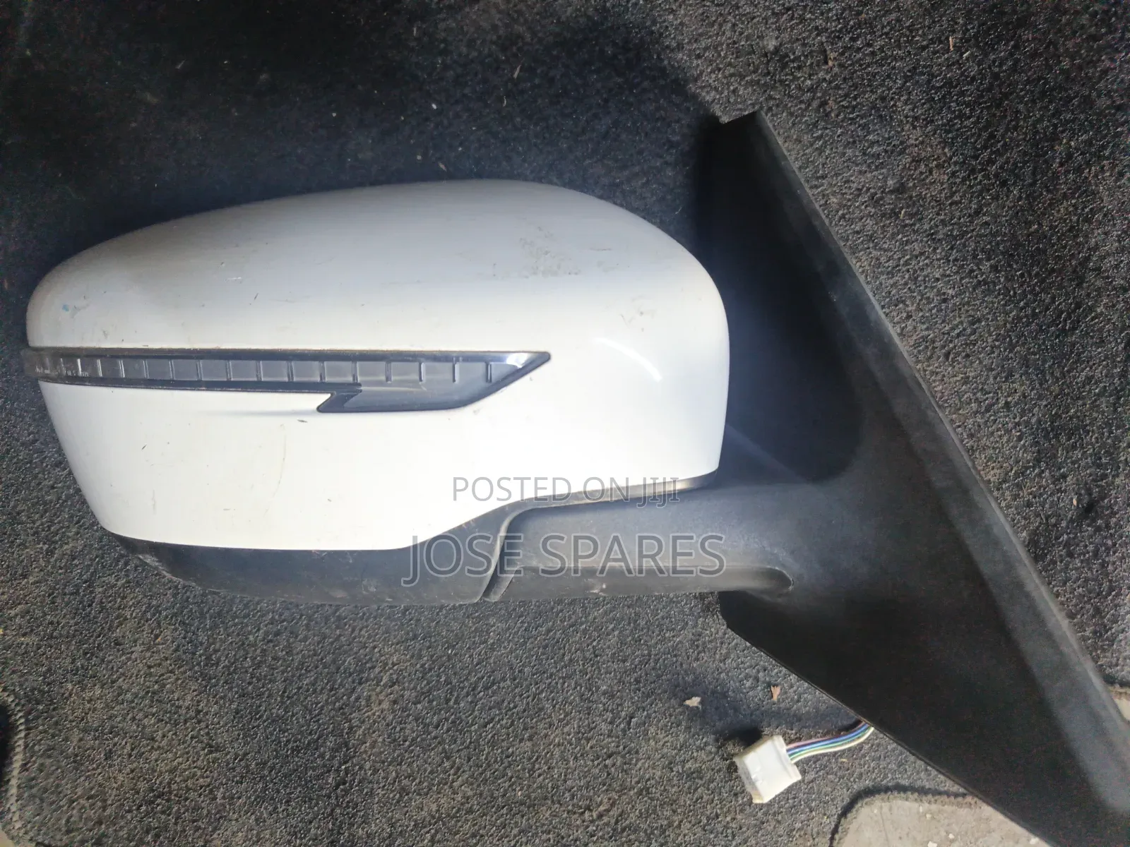Nissan X-Trail T32 R Side Mirror