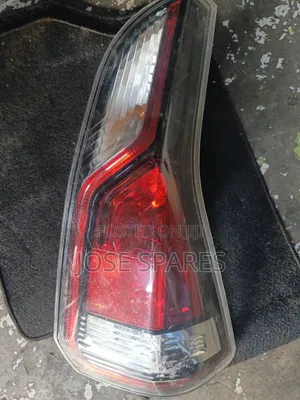 Nisssan Serena R Tail Light