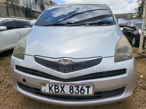 Toyota Ractis 2008 Silver