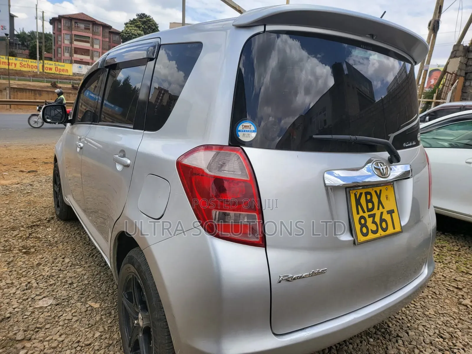 Toyota Ractis 2008 Silver