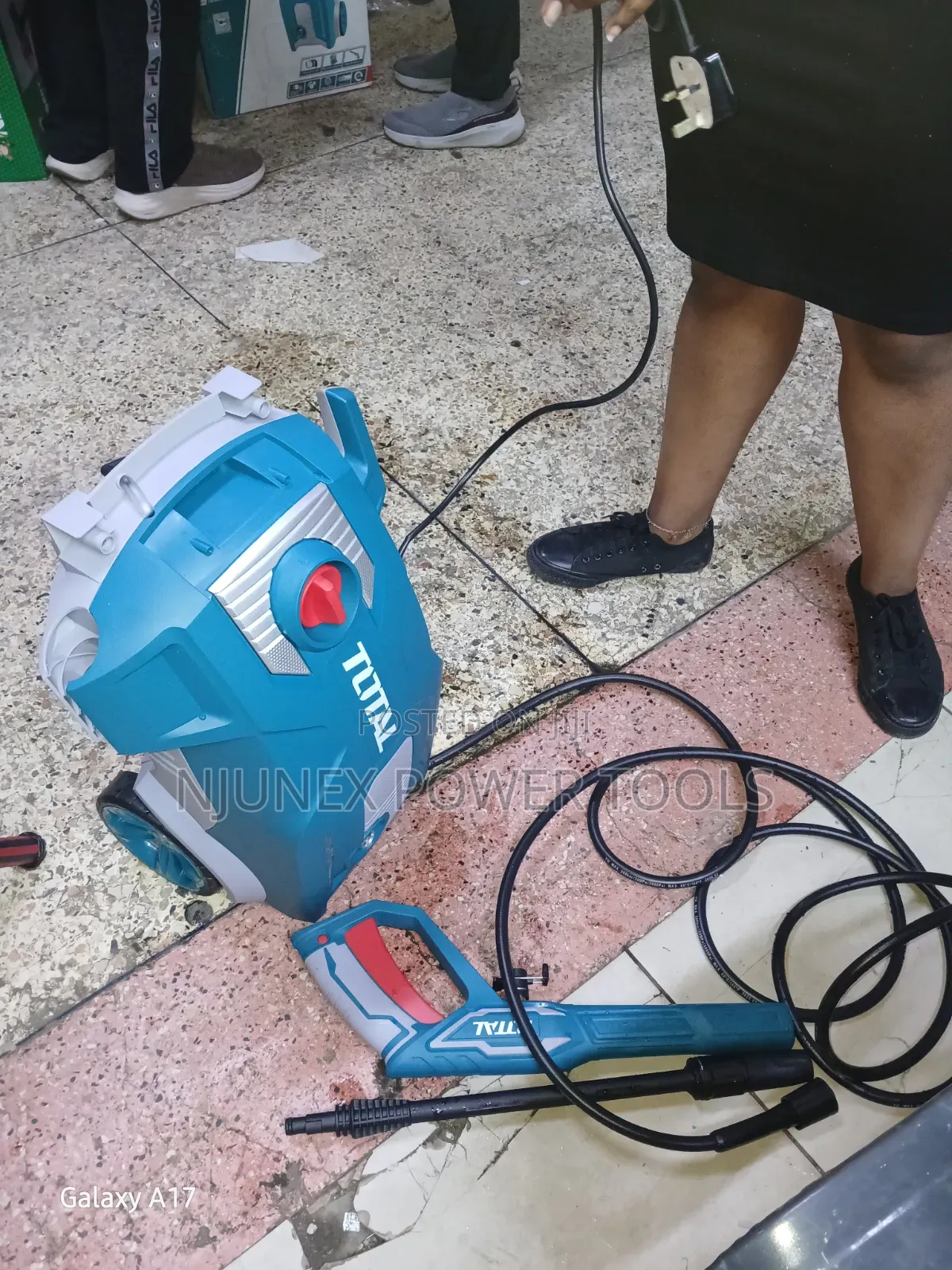 TOTAL 160Bar High Pressure Washer - 2000W (Model TGT11376),