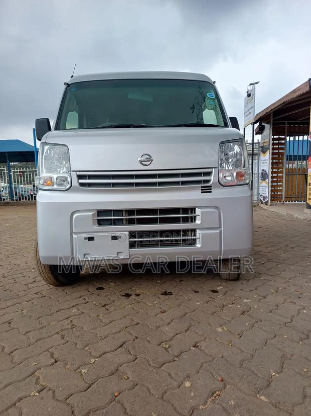 Nissan Clipper 2019 Silver - main view