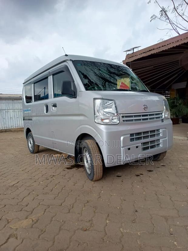 Nissan Clipper 2019 Silver - thumbnail 4