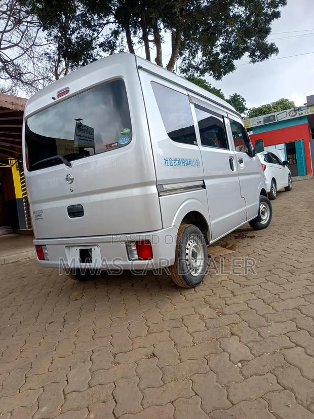 Nissan Clipper 2019 Silver - thumbnail 8