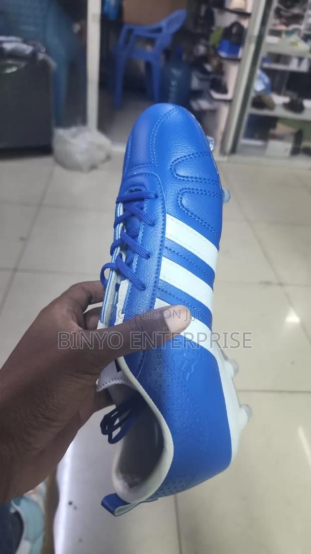 Quality Football Adidas Boots - main view
