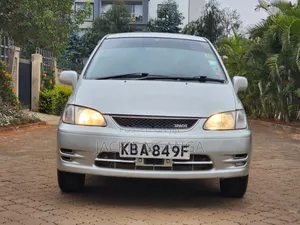 Toyota Corolla Spacio 2000 Silver
