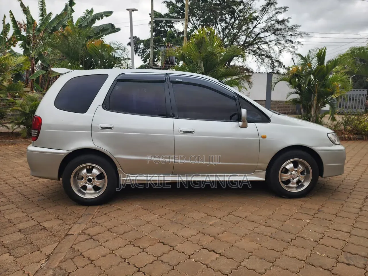 Toyota Corolla Spacio 2000 Silver