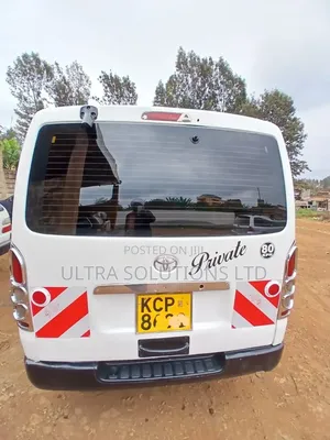 Toyota HiAce 2014 White