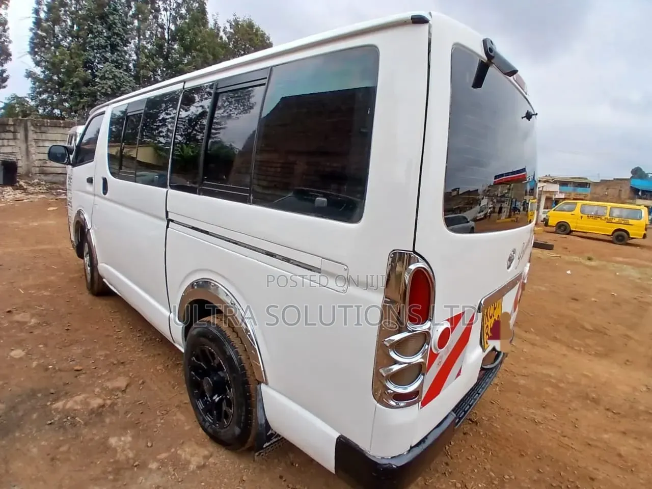 Toyota HiAce 2014 White