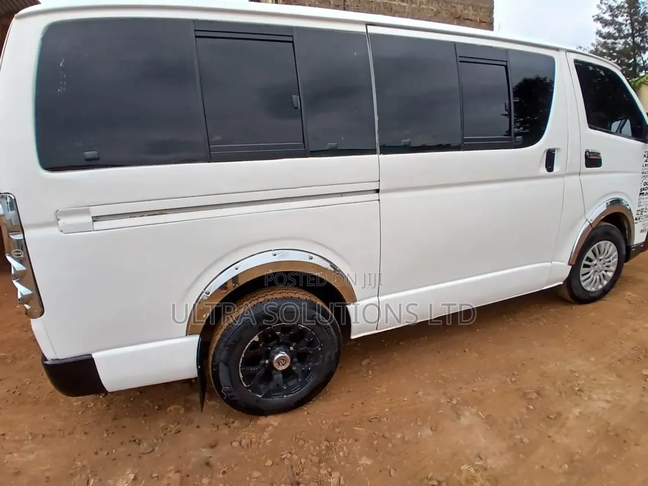 Toyota HiAce 2014 White