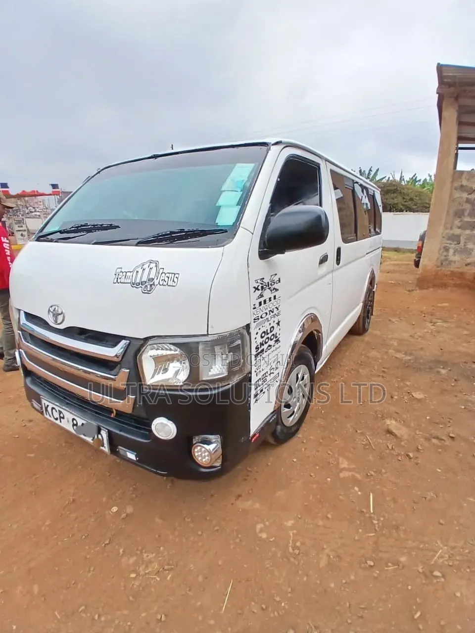 Toyota HiAce 2014 White