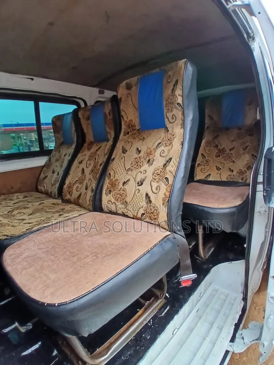 Toyota HiAce 2014 White