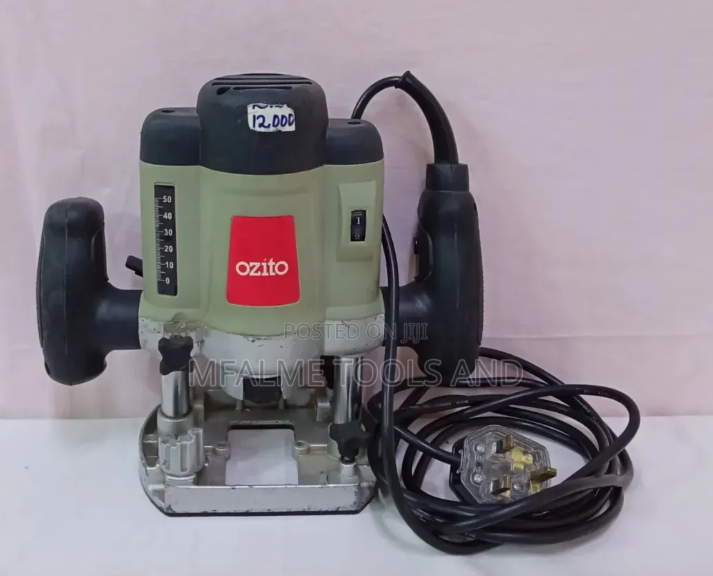 Ex-Uk Ozito Electric Plunge Router
