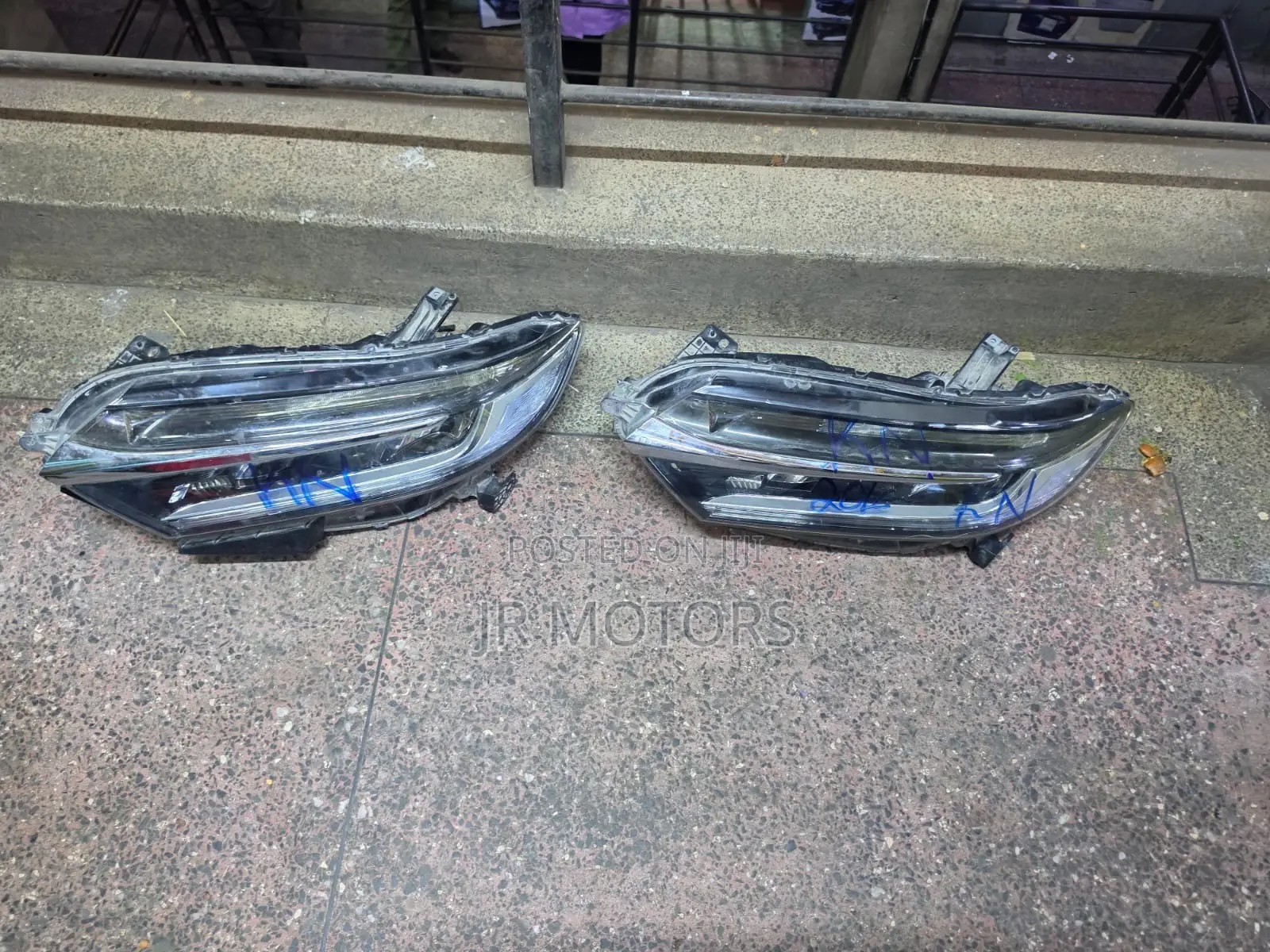 Honda Fit Shuttle 2017 Xenon Headlights