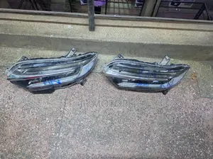 Honda Fit Shuttle 2017 Xenon Headlights