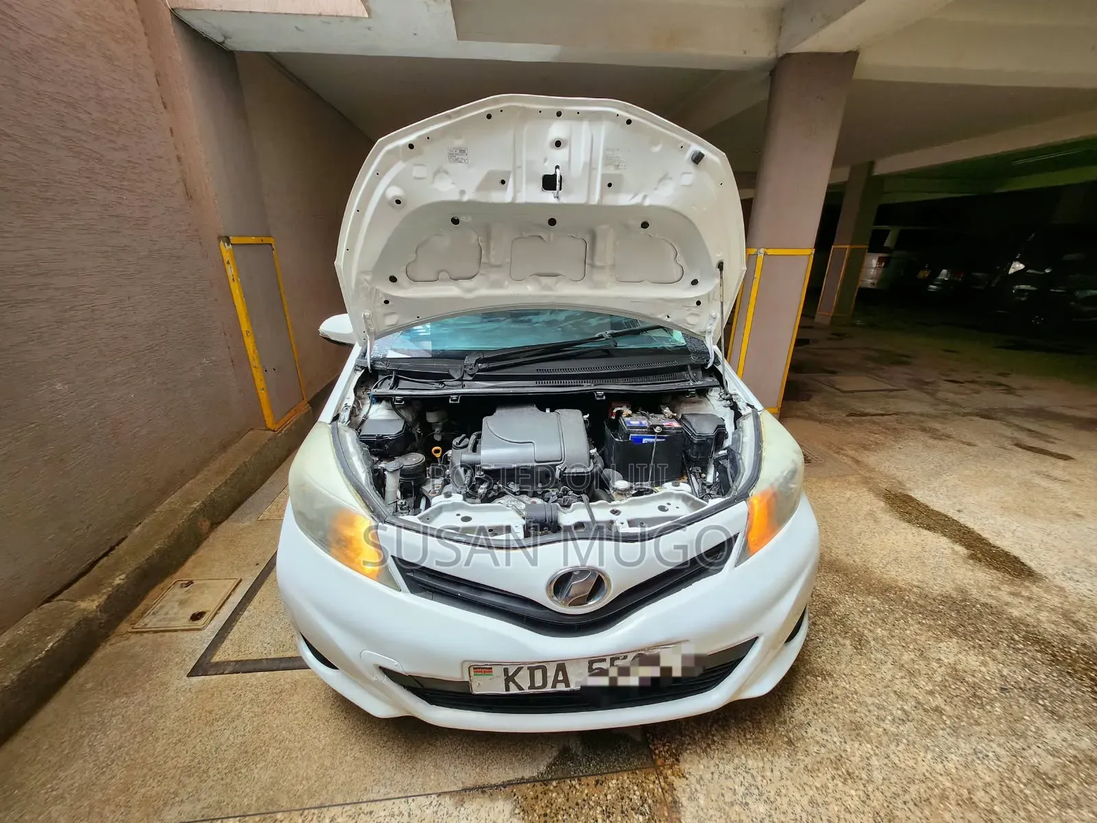Toyota Vitz 2014 White