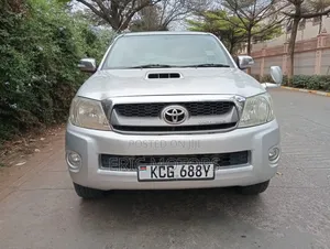 Toyota Hilux 2010 Silver